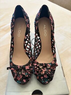 ALDO Black Floral Cutout Peep-Toe Heels with Bow Accent